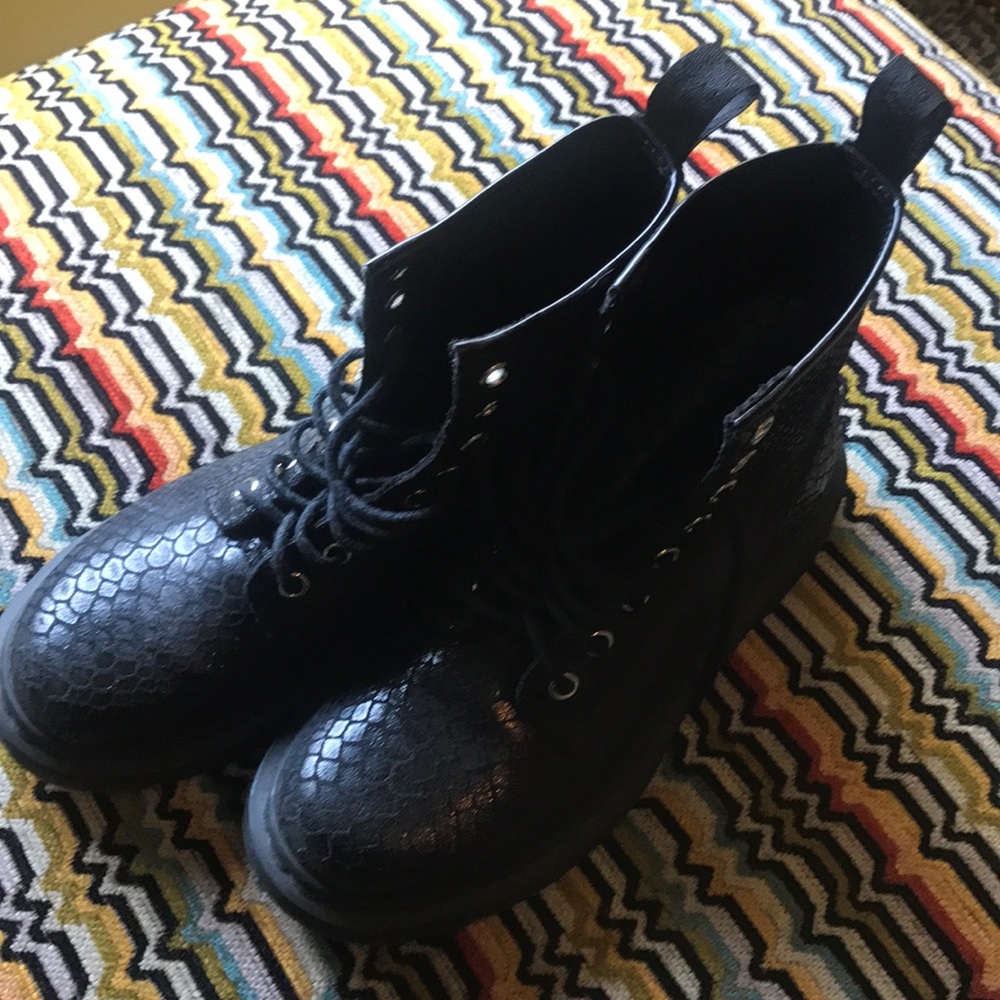 Dr. Martens/ Doc Martens- size 8